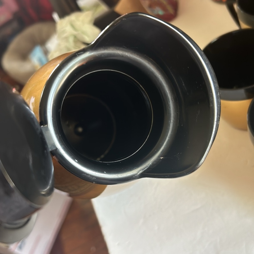 West End Thermo-Serve Carafe and Mugs - Picture 4 of 8